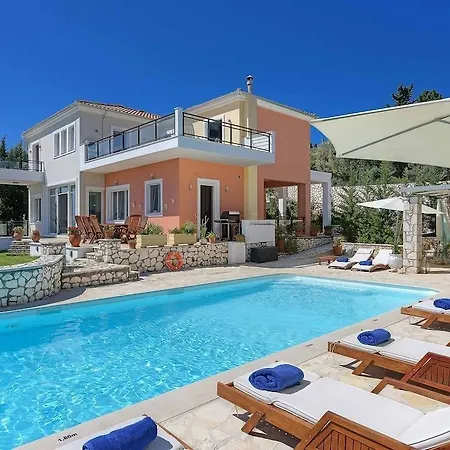فيلة Drepanou Bay